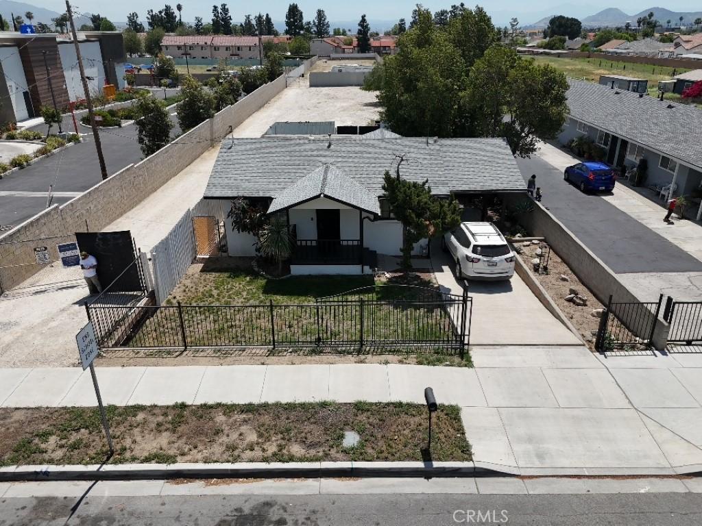 135 W Randall Ave, Rialto, CA 92376 - drone / aerial view