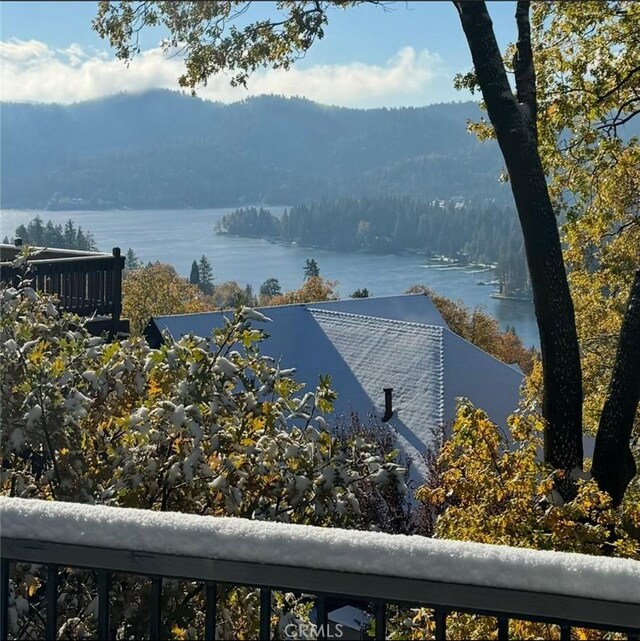 27637 St Bernard Ln, Lake Arrowhead, CA 92352 - property view of water featuring a mountain view