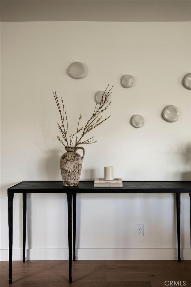 521 Fremont Dr, Pasadena, CA 91103 - detailed view of wood finished floors
