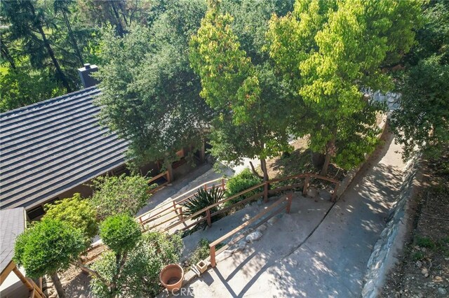 521 Fremont Dr, Pasadena, CA 91103 - view of patio / terrace