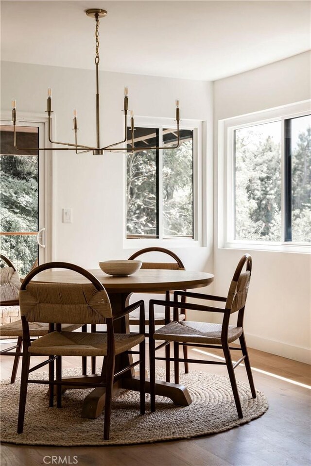 521 Fremont Dr, Pasadena, CA 91103 - dining area with wood finished floors and baseboards