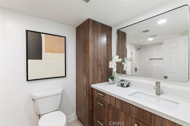 280 S Avenida Caballeros Unit 271, Palm Springs, CA 92262 - bathroom featuring vanity and recessed lighting