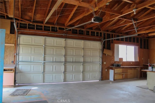 1471 Luna Mesa Rd, Yucca Valley, CA 92284 - garage with a garage door opener