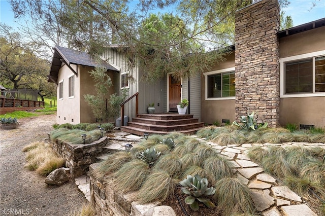 1753 Filbert St, Paso Robles, CA 93446 - view of front of property featuring stucco siding and crawl space