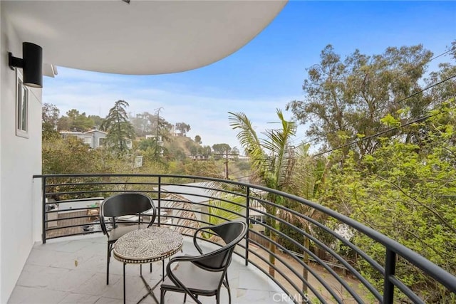 9027 Wonderland Ave, Los Angeles, CA 90046 - view of balcony