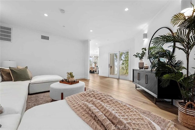 9027 Wonderland Ave, Los Angeles, CA 90046 - living room featuring light wood finished floors and recessed lighting