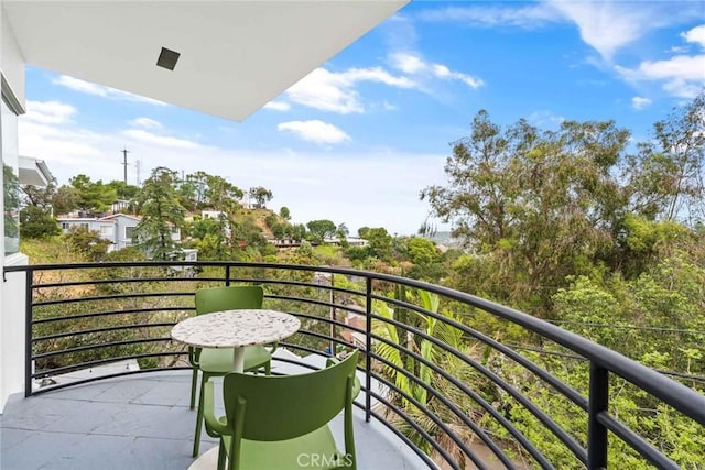 9027 Wonderland Ave, Los Angeles, CA 90046 - view of balcony