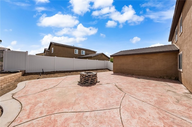 view of patio featuring a fenced backyard