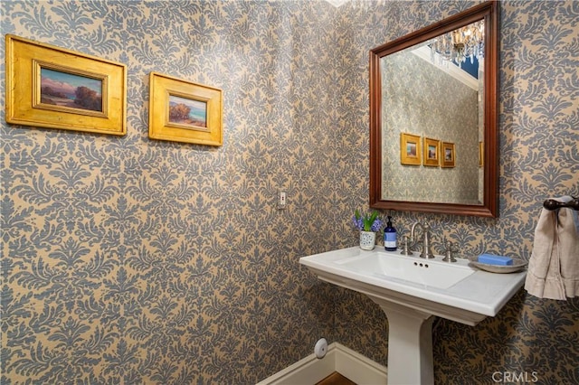 2400 Holly Ln, Newport Beach, CA 92663 - bathroom with wallpapered walls