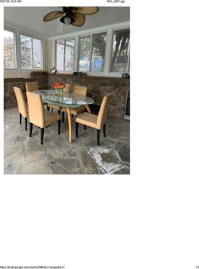 dining room with ceiling fan