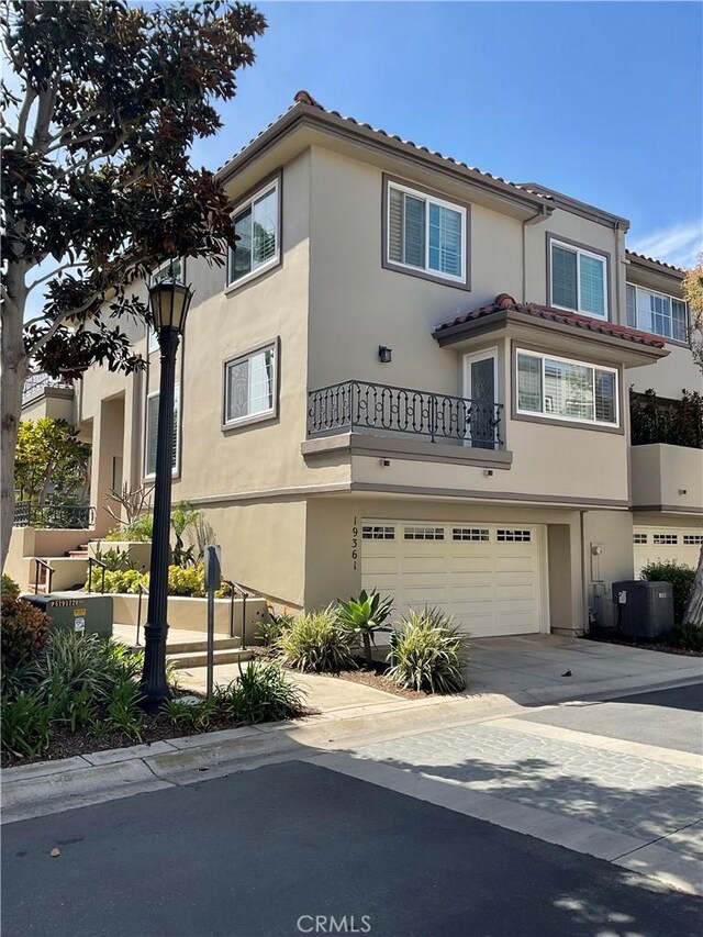 19361 Maidstone Ln, Huntington Beach, CA 92648 - photo 4