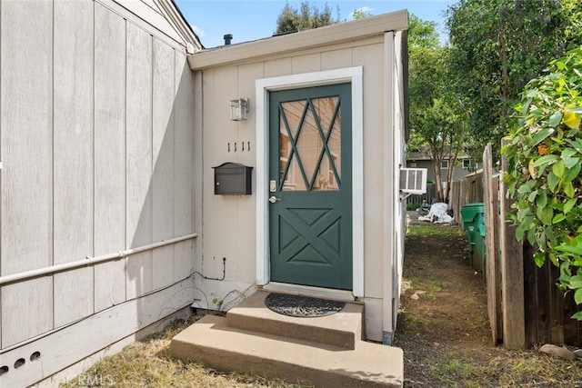 1109 Ivy St, Chico, CA 95928 - property entrance featuring fence