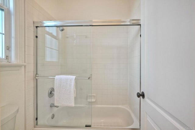 1664 Aryana Dr, Encinitas, CA 92024 - bathroom with enclosed tub / shower combo and toilet