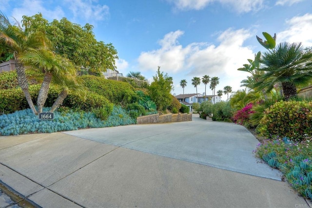 1664 Aryana Dr, Encinitas, CA 92024 - view of community