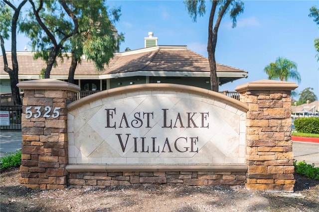 view of community / neighborhood sign