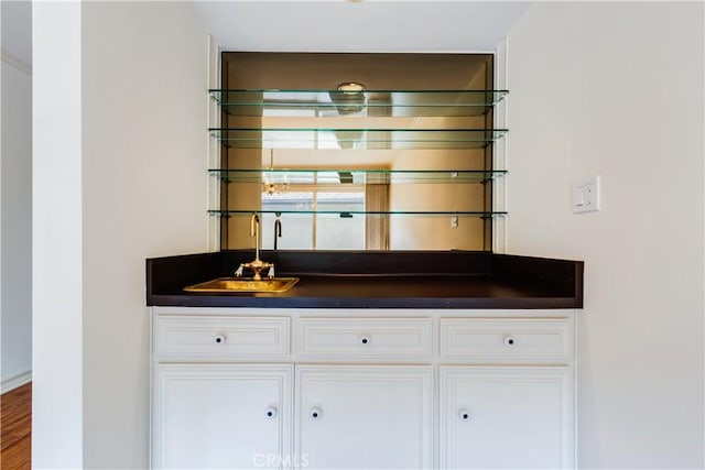 506 W Sierra Madre Blvd Unit D, Sierra Madre, CA 91024 - bar with indoor wet bar and a sink