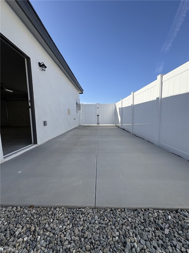 12525 Spring Valley Pkwy, Victorville, CA 92395 - view of patio / terrace with fence