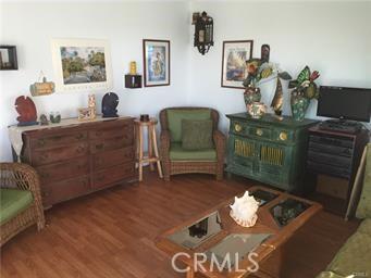 1150 Pacific Blvd, Oceano, CA 93445 - living area with wood finished floors
