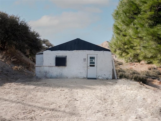 view of outbuilding