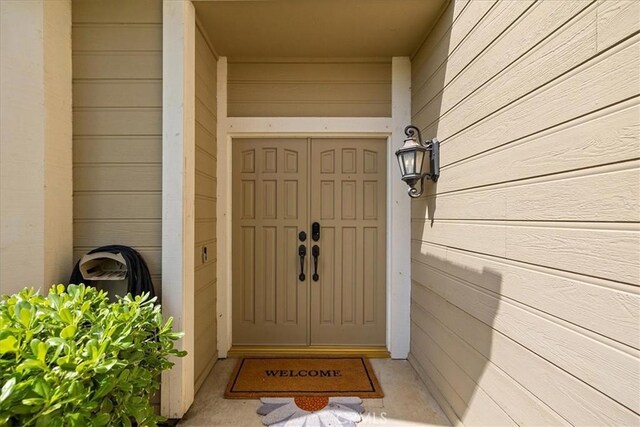 view of entrance to property