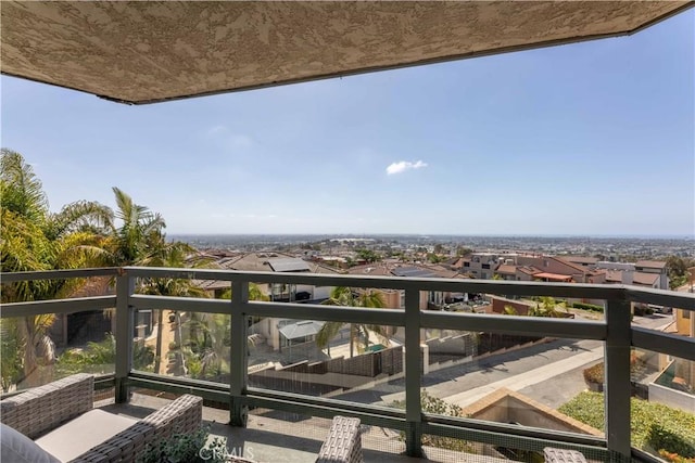 2270 Stanley Ave Unit 2B, Signal Hill, CA 90755 - balcony featuring a residential view
