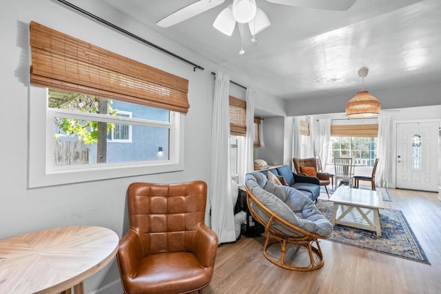 376163 Swift Ave, San Diego, CA 92104 - living area featuring wood finished floors and a ceiling fan