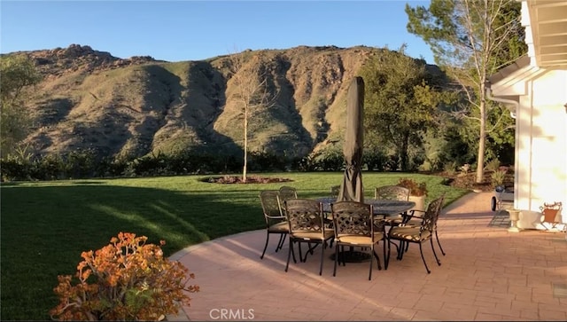 77 Dapplegray Rd, Bell Canyon, CA 91307 - photo 2