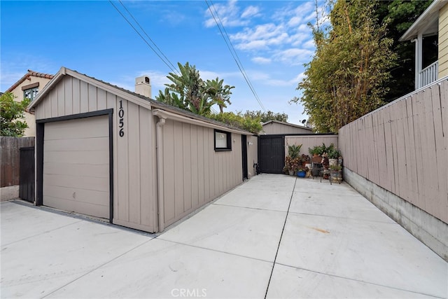 1056 Glenneyre St, Laguna Beach, CA 92651 - garage featuring fence