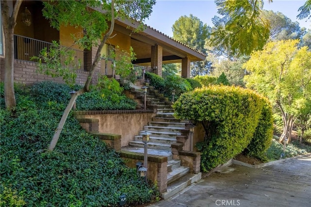 view of exterior entry with stucco siding