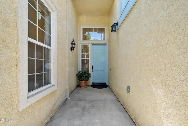 964 Vista Pointe Pl, Santa Paula, CA 93060 - doorway to property featuring stucco siding