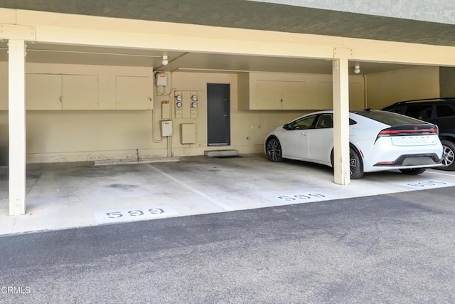 599 Rio Grande Cir, Thousand Oaks, CA 91360 - view of garage
