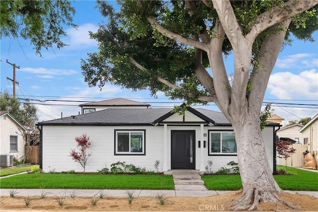 6130 Myrtle Ave, Long Beach, CA 90805 - single story home with fence, central AC, and a front lawn