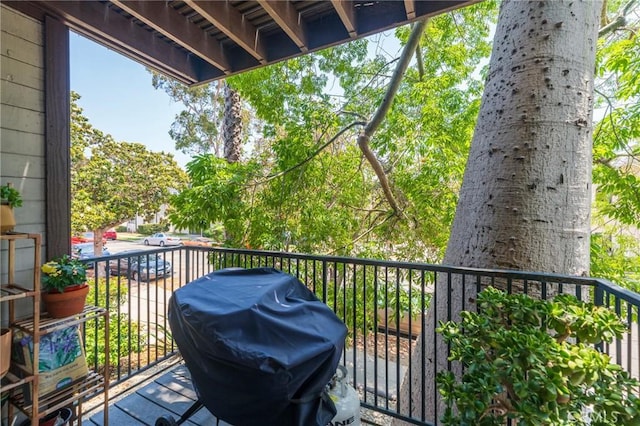 1600 Redondo Ave Unit 4, Long Beach, CA 90804 - balcony with area for grilling