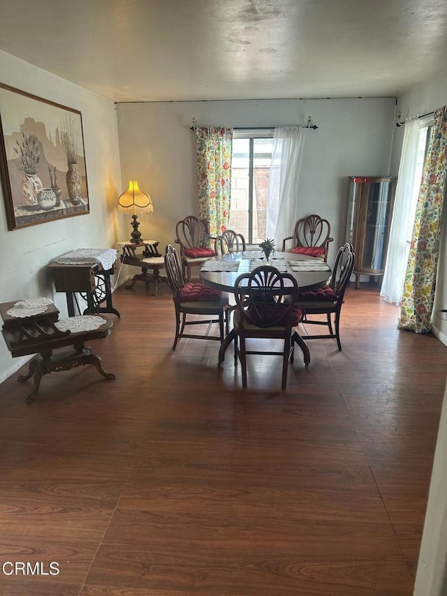 1014 Rialto St, Oxnard, CA 93035 - dining area featuring dark wood-style flooring