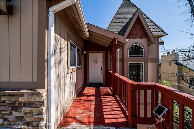 28136 N Bay Rd, Lake Arrowhead, CA 92352 - doorway to property featuring roof with shingles
