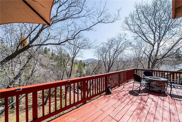 28136 N Bay Rd, Lake Arrowhead, CA 92352 - deck with a fire pit
