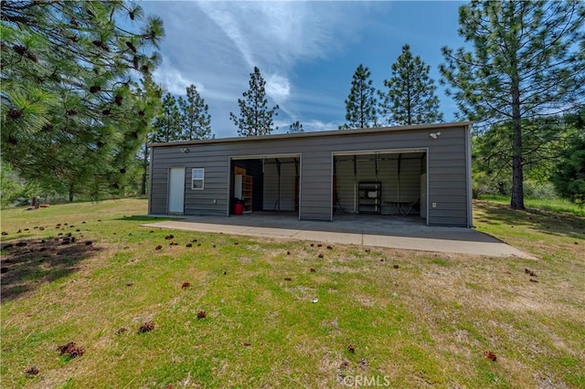 view of detached garage