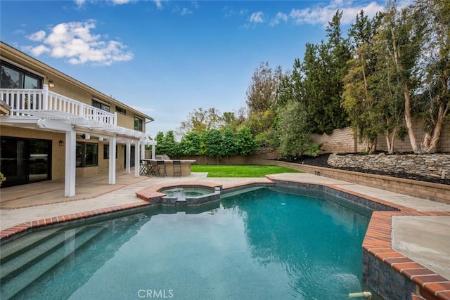 4805 Via Amante, Yorba Linda, CA 92886 - view of pool with a pool with connected hot tub, a fenced backyard, and a patio