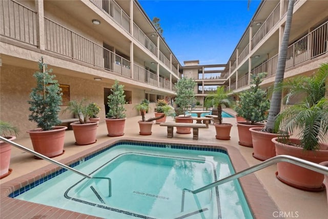 2501 W Redondo Beach Blvd Unit 238, Gardena, CA 90249 - pool featuring a patio area