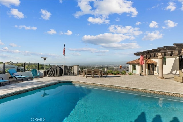 27361 Rainbow Ridge Rd, Palos Verdes Peninsula, CA 90274 - outdoor pool with a pergola and a patio