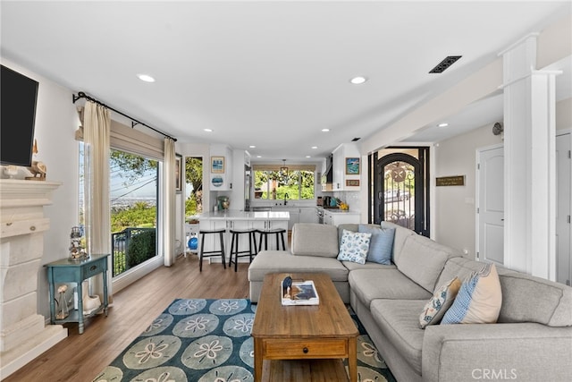 27361 Rainbow Ridge Rd, Palos Verdes Peninsula, CA 90274 - living area with recessed lighting and wood finished floors