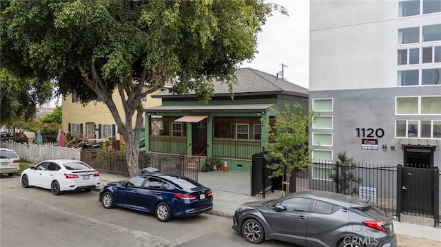 11241126 E 25th St, Los Angeles, CA 90011 - multi unit property with fence