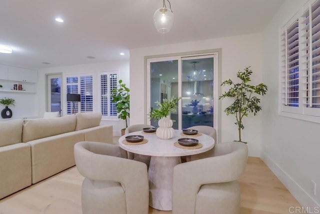 2850 Palmetto Point Ct, Chula Vista, CA 91915 - dining area with wood finished floors and recessed lighting