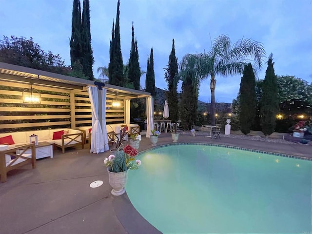 22053 Highland St, Wildomar, CA 92595 - swimming pool with a patio area