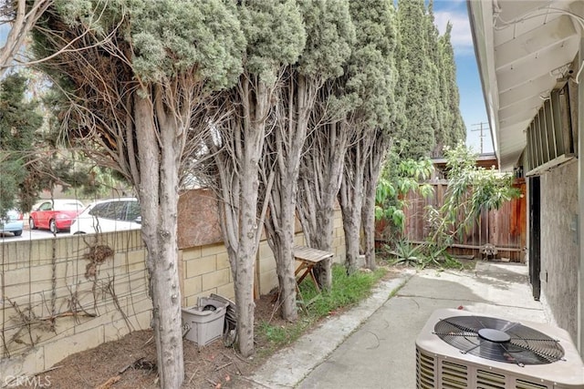 402 E Glendale Dr, Orange, CA 92865 - view of yard with fence and central AC unit