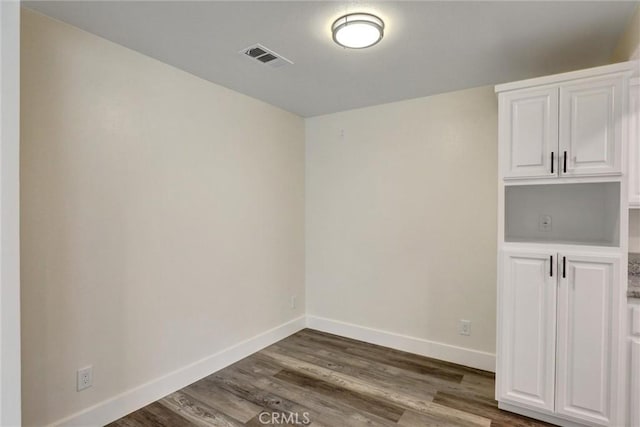402 E Glendale Dr, Orange, CA 92865 - unfurnished room with baseboards and wood finished floors
