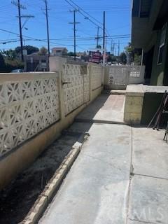586 W 1st St, San Pedro, CA 90731 - view of patio