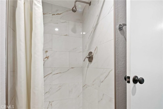 27633 Nugget Dr Unit 1, Canyon Country, CA 91387 - full bath with tiled shower