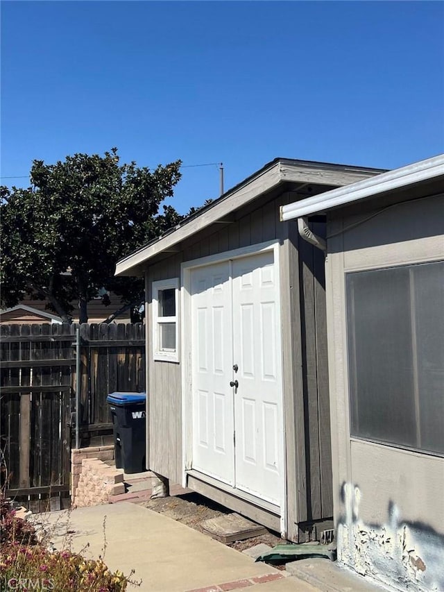 1936 Arcane St, Simi Valley, CA 93065 - view of shed with fence