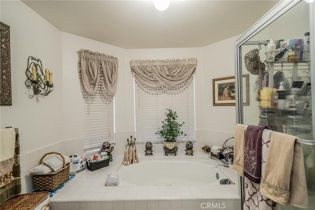 9527 Manzanita Dr, Rancho Cucamonga, CA 91737 - bathroom featuring a garden tub
